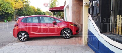 Libre tránsito de peatones por banquetas, letra muerta del Ayuntamiento de La Paz