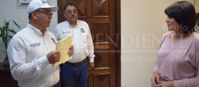 “¡Rubén está escondido!”: Siguen protestando 2 mil 500 burócratas en La Paz