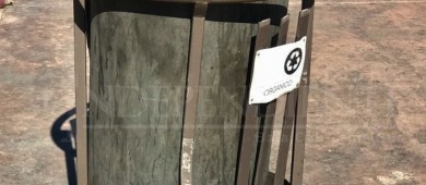 Descuidados y destruidos contenedores de la zona turística de CSL 