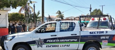Otra vez... trabajador del SAPA La Paz cae en zanja; quedó semi enterrado