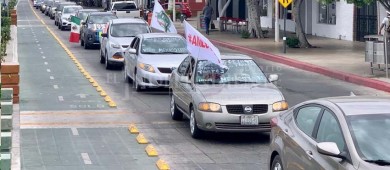 Realizan en La Paz, 3era marcha contra del presidente de México