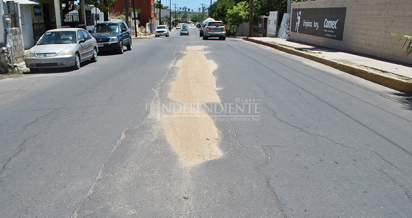 En la Primero de Mayo está “pendiente” la reparación de baches y pavimento dañado por OOMSAPASLC 