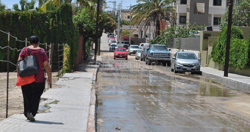 A dos días de las lluvias, siguen brotando aguas negras en el centro de SJC 