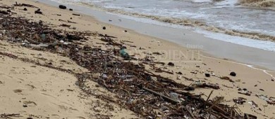 Basura y cacharros arrastró “Genieveve” hasta las playas de CSL