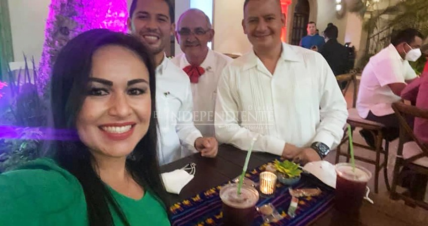 Sin sana distancia, funcionarios celebran exclusiva noche mexicana 