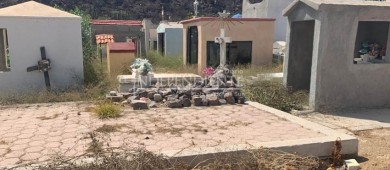 En el abandono panteón Jardines del Recuerdo en La Paz