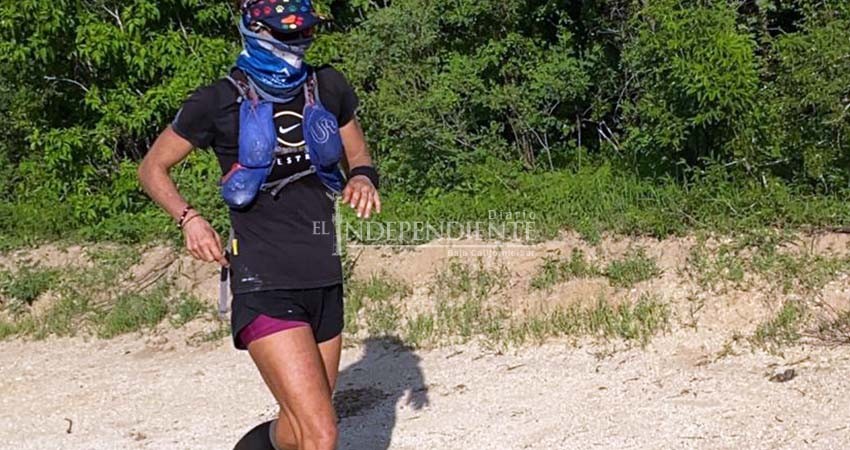 Ultramaratonista sudcaliforniana cruzó del Golfo al Pacifico en 15 horas