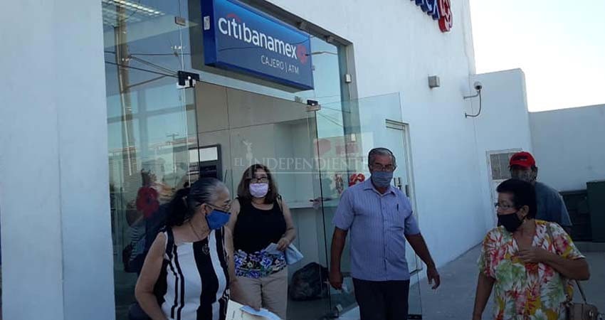 Gobierno del Estado paga a profesores con cheques sin fondos