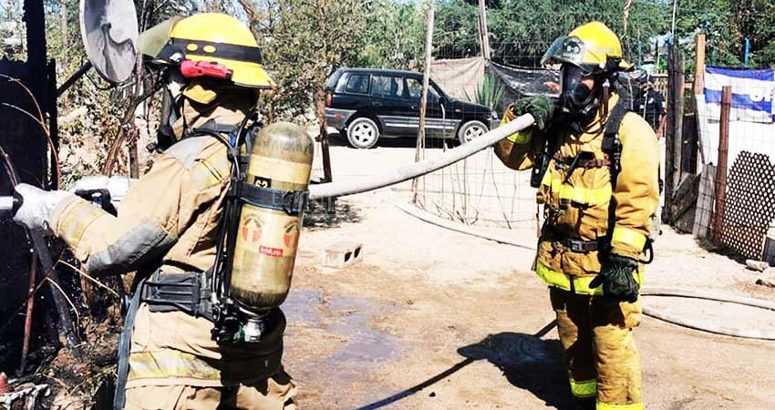 Van dos familias que pierden todo al incendiarse su vivienda esta semana