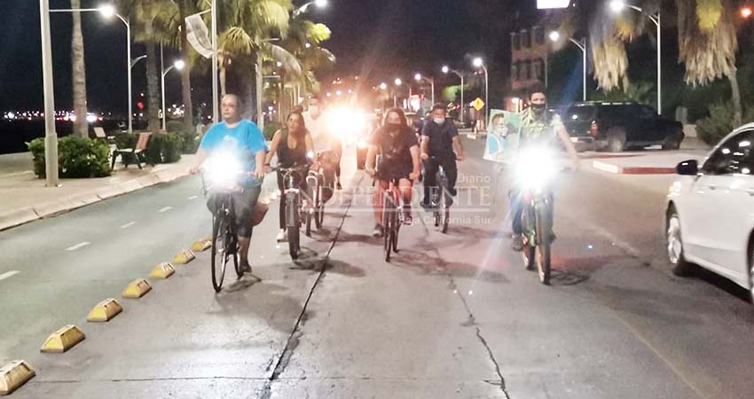 Con manifestaciones en el malecón despiden a reportero fallecido; piden esclarecer su caso