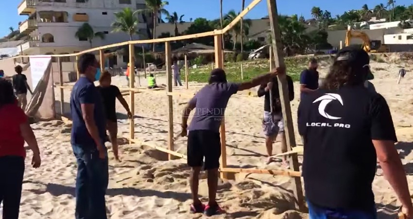 Con fuerza ciudadana, retiran cerca presuntamente ilegal en playa Costa Azul  