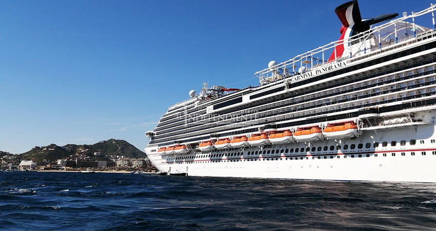 Arriba “crucero fantasma” a costas de Los Cabos  