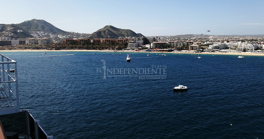 La bahía de Cabo San Lucas lista para recibir el 2021