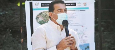Ayto de La Paz da inicio a la obra de pavimentación de la Calle Topete en Todos Santos