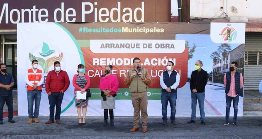 Alcalde de La Paz da banderazo de arranque a la remodelación de la Calle Revolución