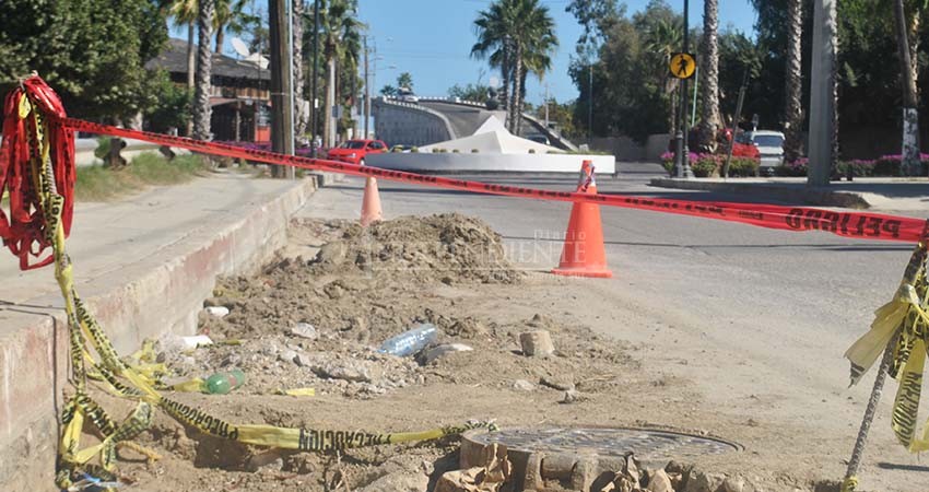 Tapan un bache, pero ocasionan otros dos, aseguran vecinos del centro de SJC 