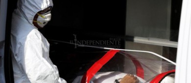 Muere una persona por Covid durante viaje en carretera