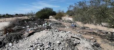 Exigen ciudadanos limpieza en el arroyo de la colonia El Calandrio