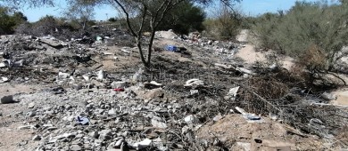Exigen ciudadanos limpieza en el arroyo de la colonia El Calandrio