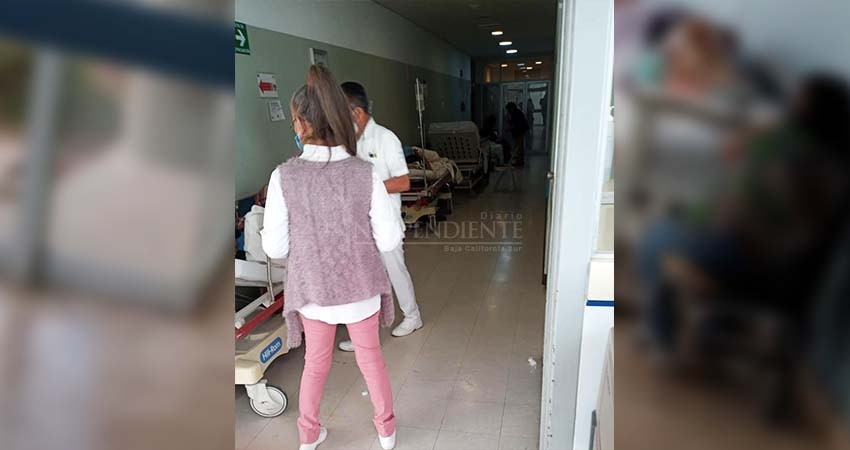 En ISSSTE Conchalito atienden pacientes Covid en los pasillos