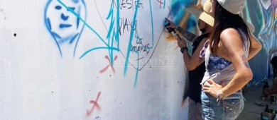 ¡Lo vuelven a hacer! pintan por segunda ocasión el muro de Costa Azul
