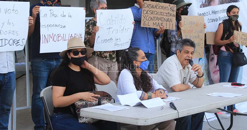 Frente Ciudadano clausura simbólicamente el Ayuntamiento de La Paz por no respetar el PDU