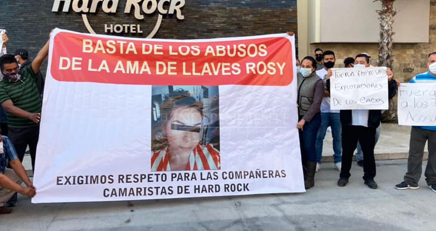 Irrumpen afiliados a la CROC con manifestación en instalaciones del Hotel Hard Rock