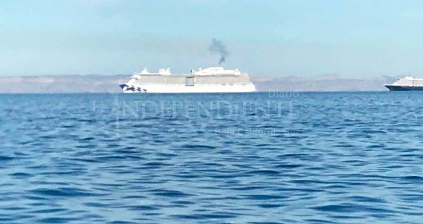 Cruceros de la bahía de La Paz, entre denuncias por contaminación y muertes por COVID