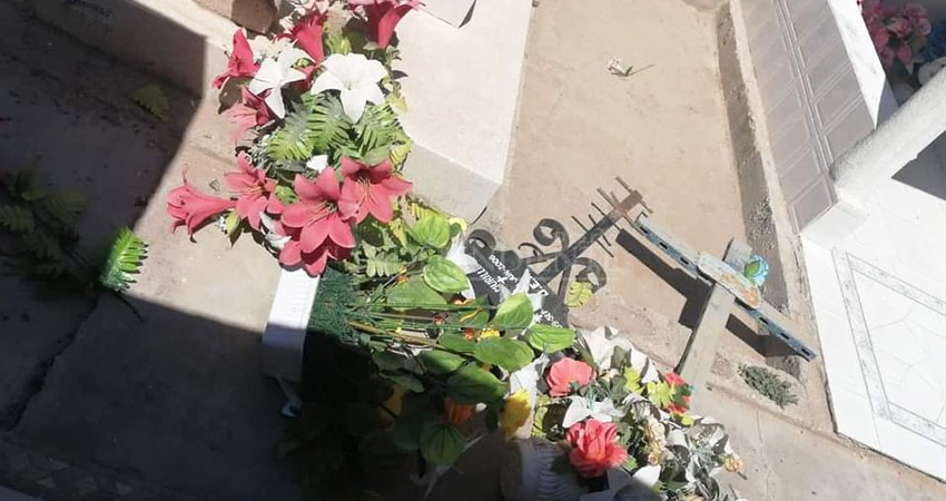 Vandalizan sepulcros de Jardines del Recuerdos; directora se niega  atender a familiares tumbas afectadas   