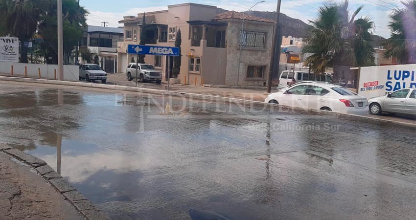 Derrames de aguas negras invaden calles de SJC; en CSL colapsa el drenaje 