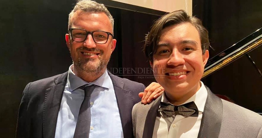 El cabeño Eduardo Martínez triunfa en concurso internacional de canto 