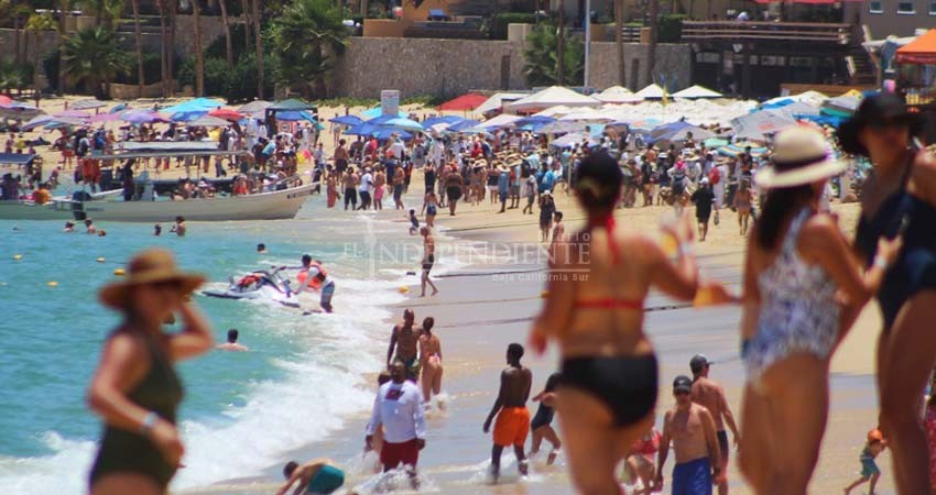 Sólo 30% de los turistas usa cubrebocas en El Médano  
