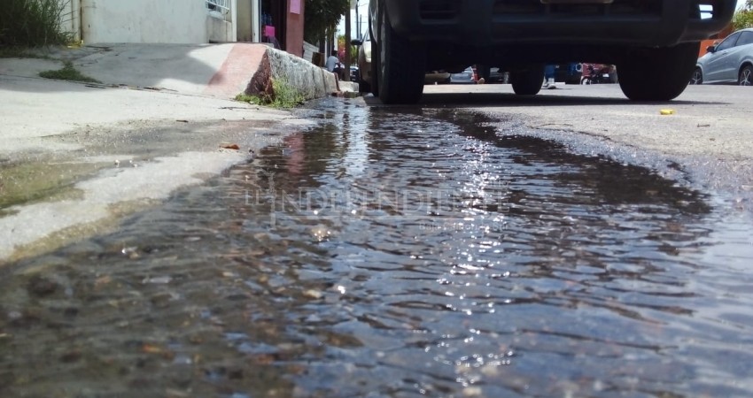 Persisten las fugas de agua en el centro de SJC