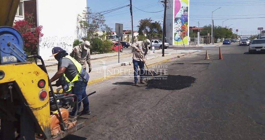 Tercera ola de COVID-19 afecta a recolectores de basura en La Paz