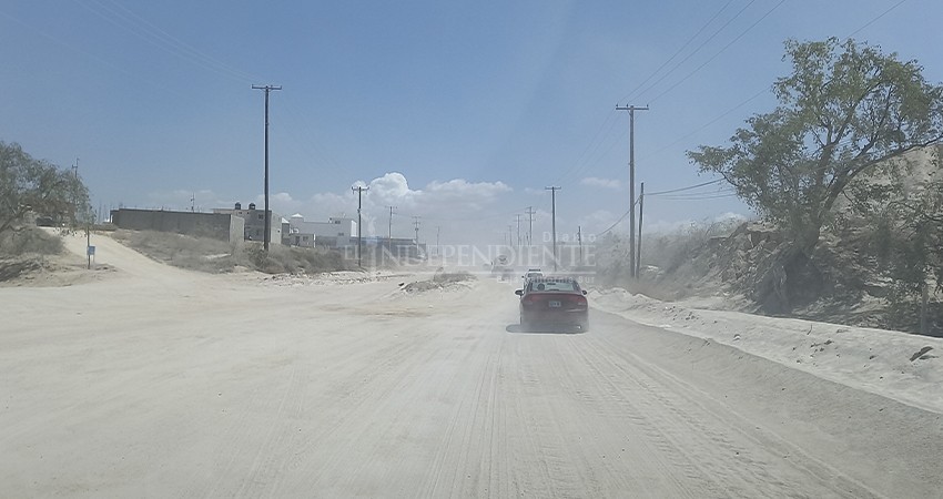 Brecha Tamaral: Una “calle fantasma” por el exceso de polvo y falta de visibilidad