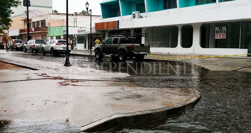 Leves lluvias evidencian mala planeación en nuevas obras en el centro de La Paz