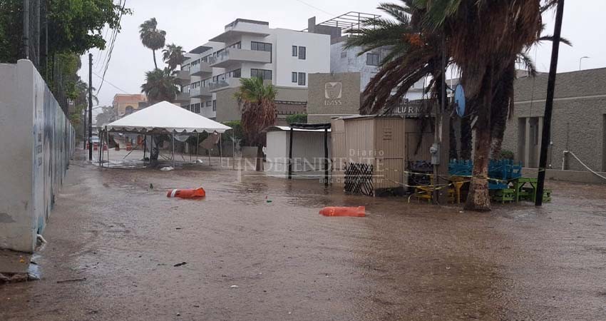 Colapsa Los Cabos ante lluvias de Kevin 