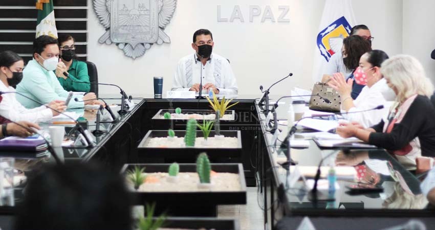 Cabildo de La Paz se despide entregando predios de alto valor catastral