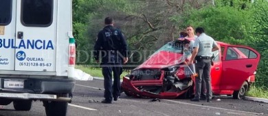 Fallecen dos mujeres tras volcar su vehículo en carretera al sur