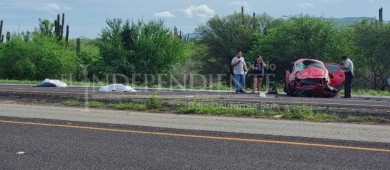 Fallecen dos mujeres tras volcar su vehículo en carretera al sur