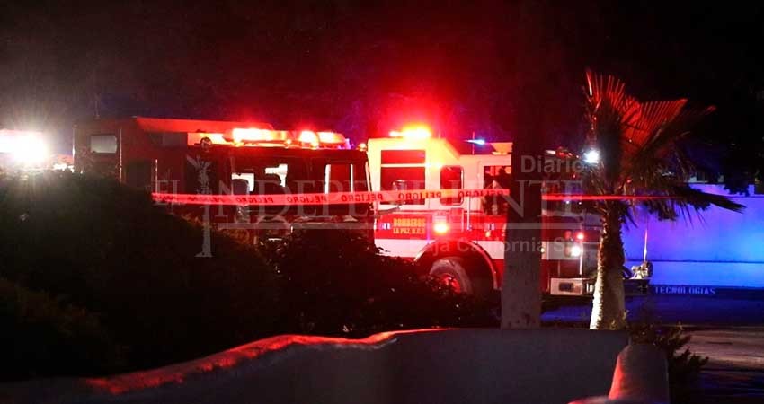 Se incendia edificio de la PGJE en La Paz