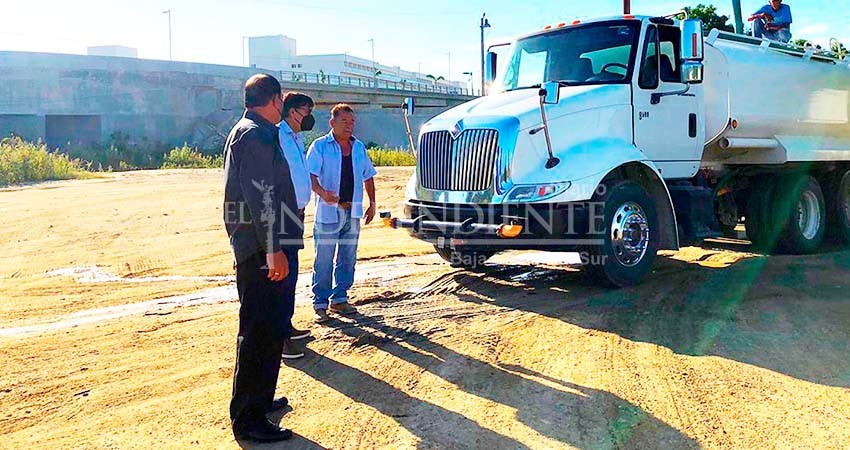 OOMSAPASLC ofrece agua en pipas para cumplir con la programación del tandeo en CSL