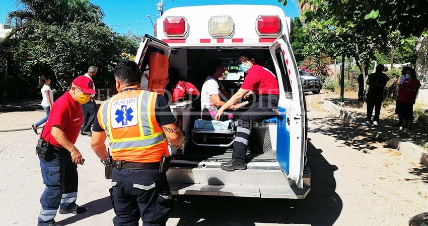 Bomberos impiden que incendio consuma humilde vivienda