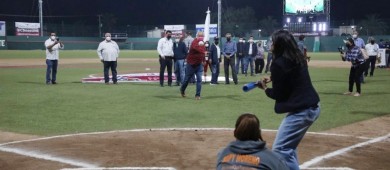 Instalaciones deportivas en BCS serán para la gente: Castro Cosío