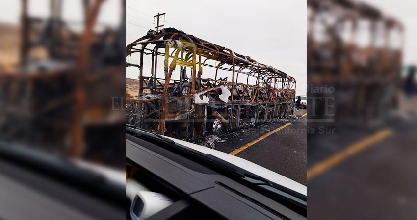 Se incendia autobús en Mulegé; pasajeros salvan la vida 