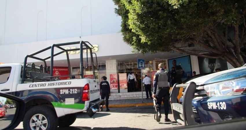 Hombre con pistola de juguete  moviliza cuerpos de seguridad