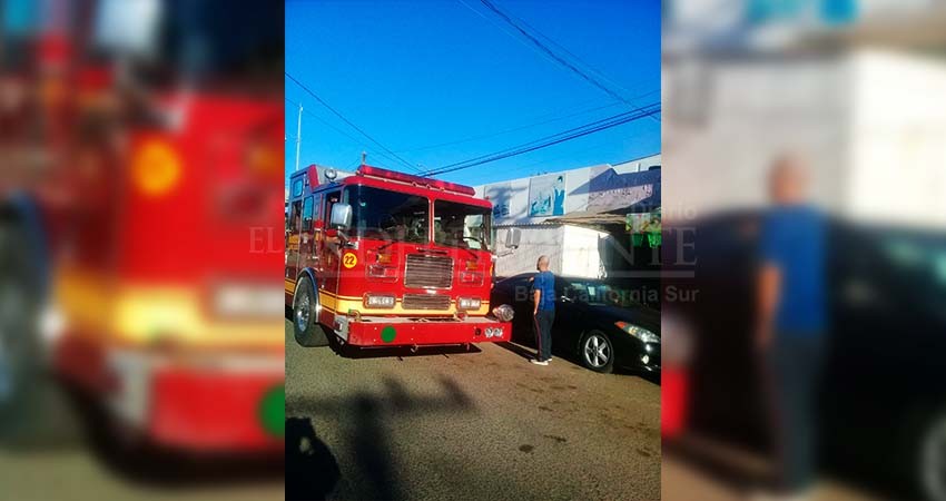 Explosión de tanque de gas genera incendio en cafetería frente al IMSS 