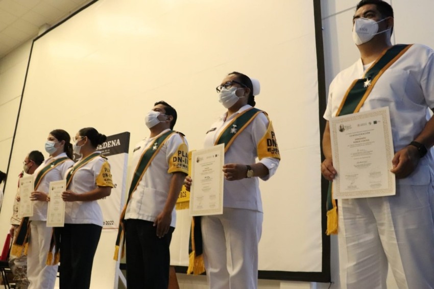 Otorgan condecoración “Miguel Hidalgo”, a personal de salud por su labor ante emergencia sanitaria en BCS