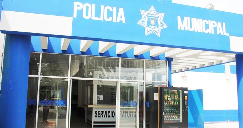 “Obligan” a trabajar a policías sospechosos de Covid