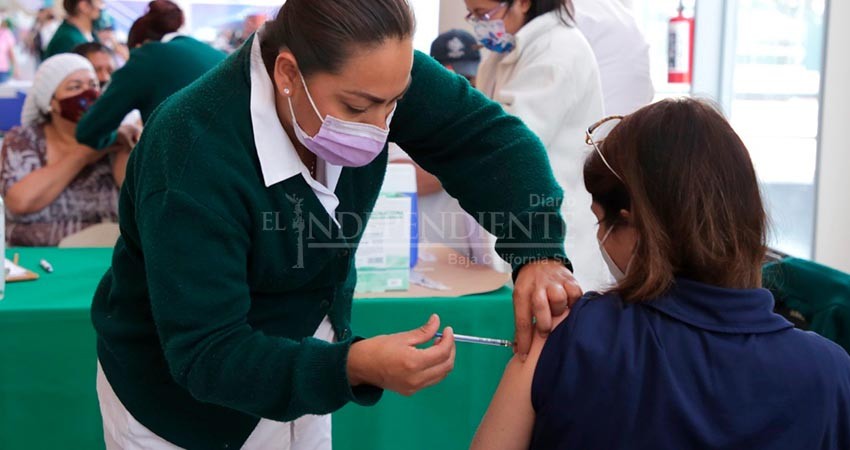 Podría realizarse otra jornada de vacunación para docentes a finales del mes: SNTE
